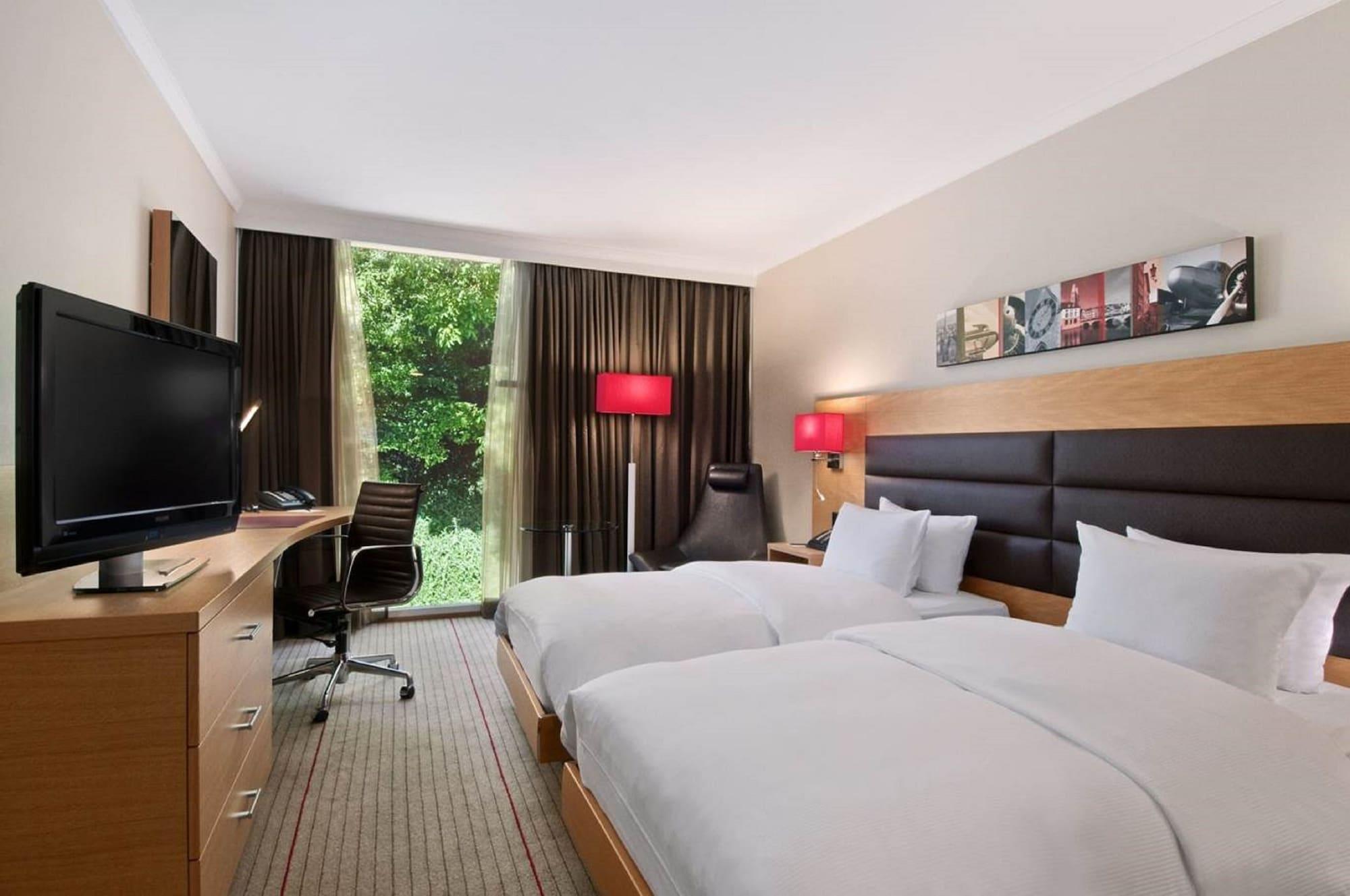 Hilton Zurich Airport 4*