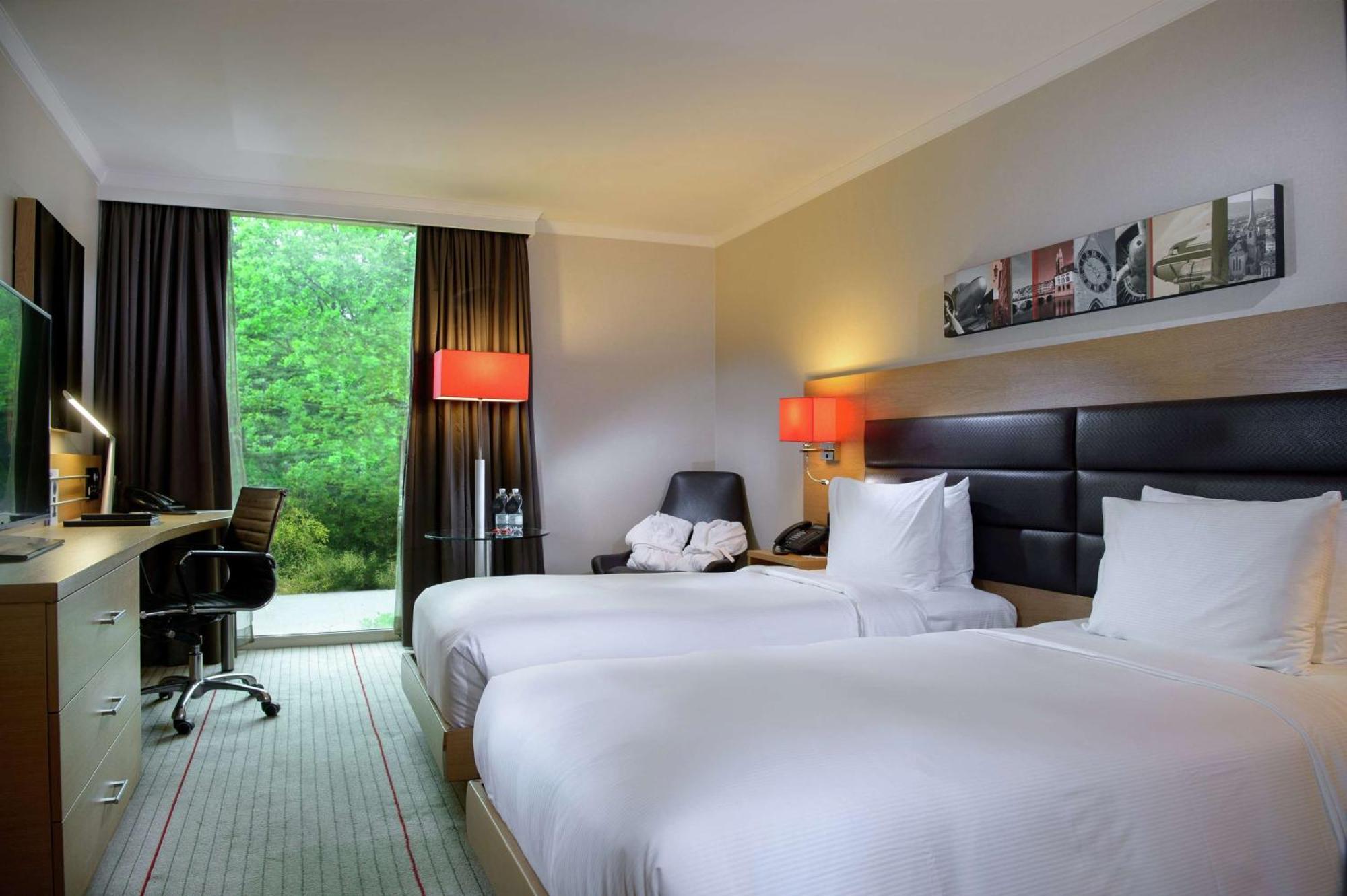 Hotel Hilton Zurich Airport 4*