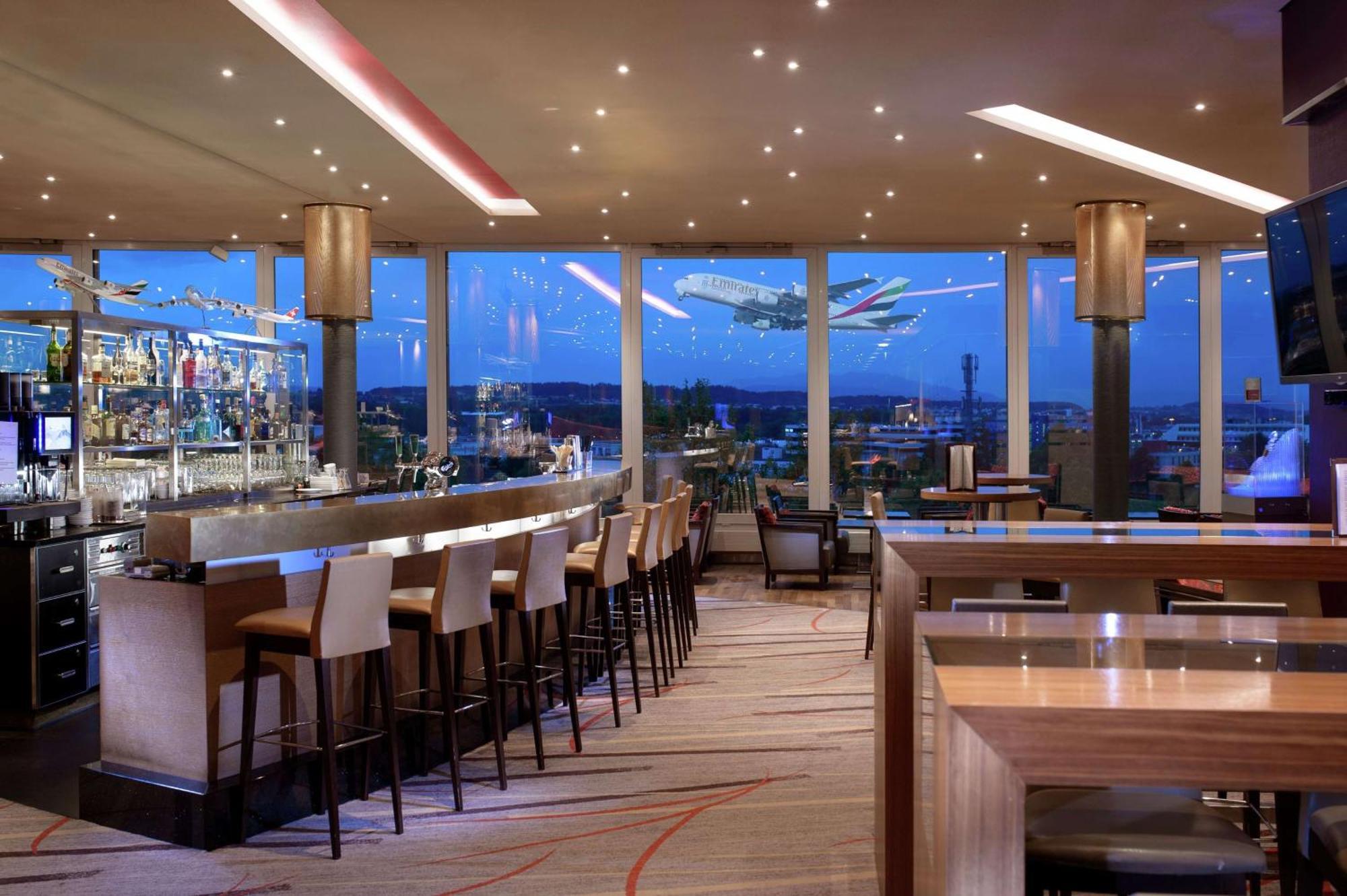 Hotel Hilton Zurich Airport 4*